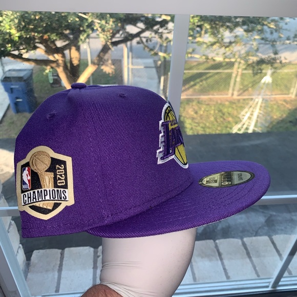 New Era NBA Los Angeles Lakers Championship Snapback - Picture 2 of 6